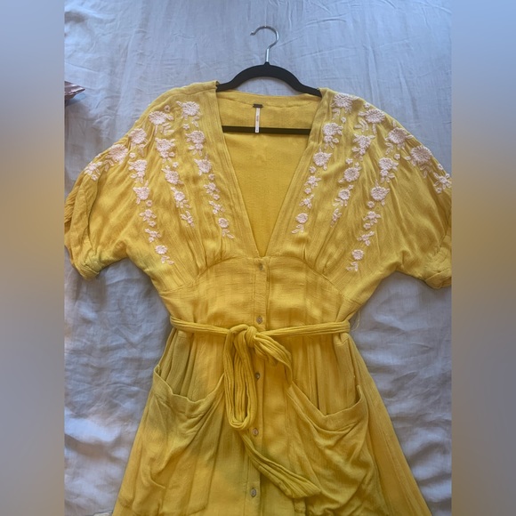 Free People Yellow & White Midi Dress Floral Embroidery - Size Med - Picture 5 of 13